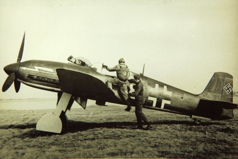 Heinkel he 100
