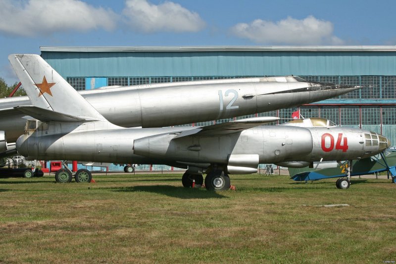 Ил-28 самолет