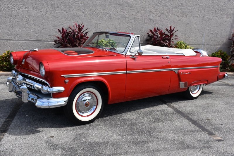 Ford Fairlane 1954
