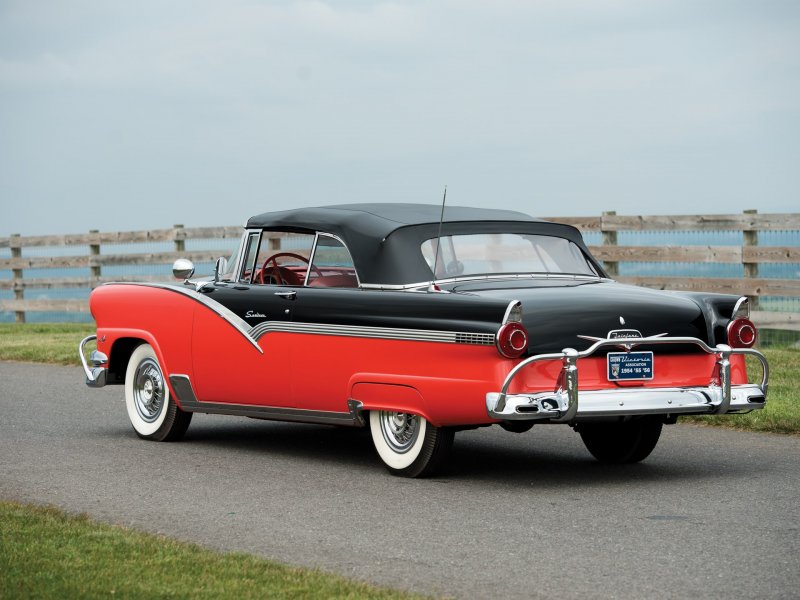 Ford Crestline Skyliner