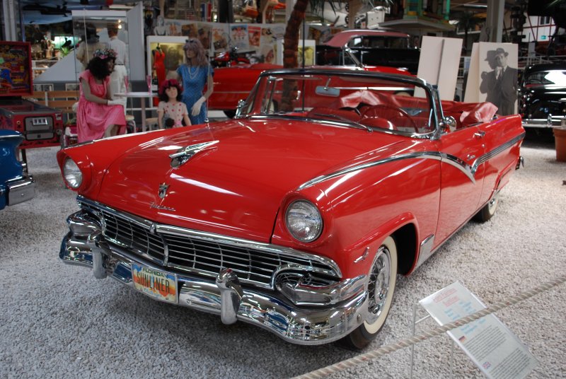 Ford Crestline Skyliner
