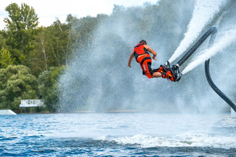 Фестиваль летательных аппаратов Red bull