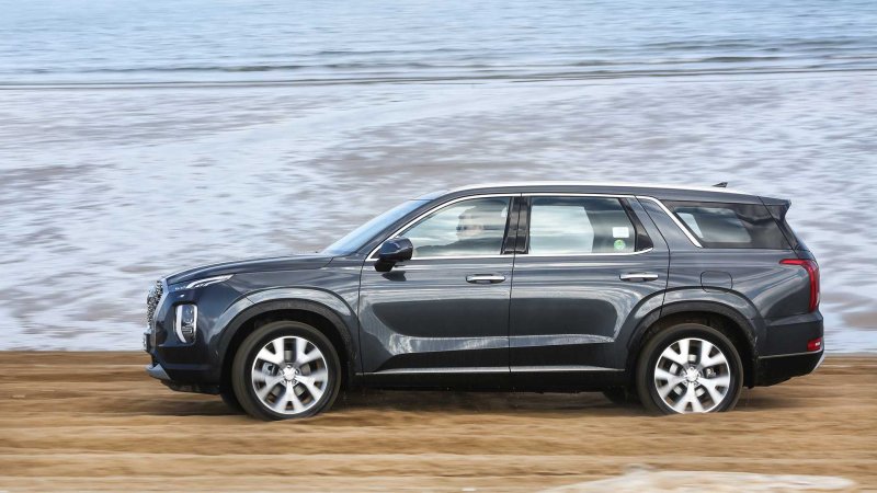 Hyundai Palisade бордовый