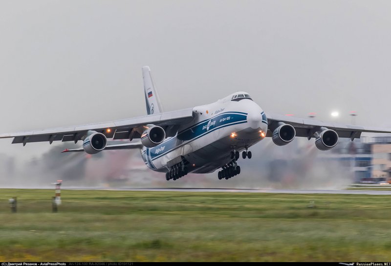 АН 25 Мрия