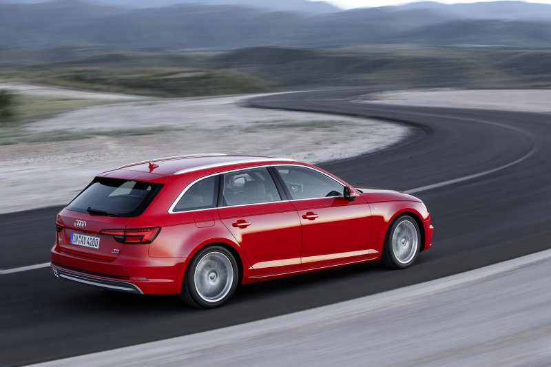 Audi a4 avant универсал
