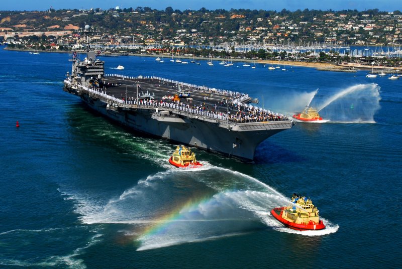 USS Germantown LSD 42 во Владивостоке