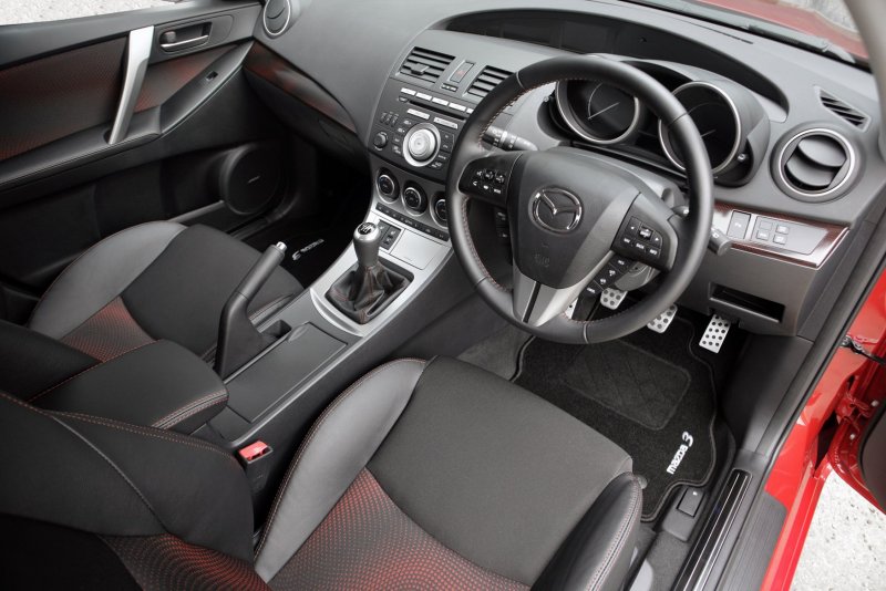 Mazda 3 MPS салон