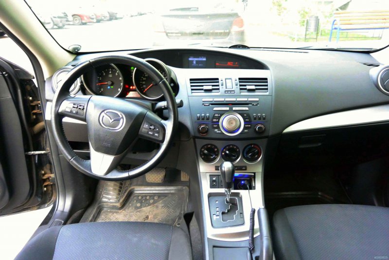 Mazda 3 BL хэтчбек салон