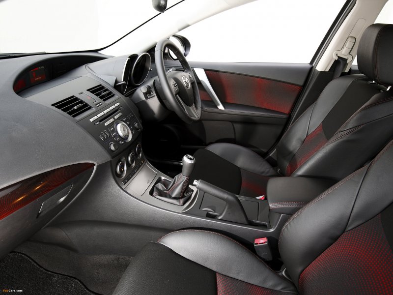 Mazda 3 BL интерьер