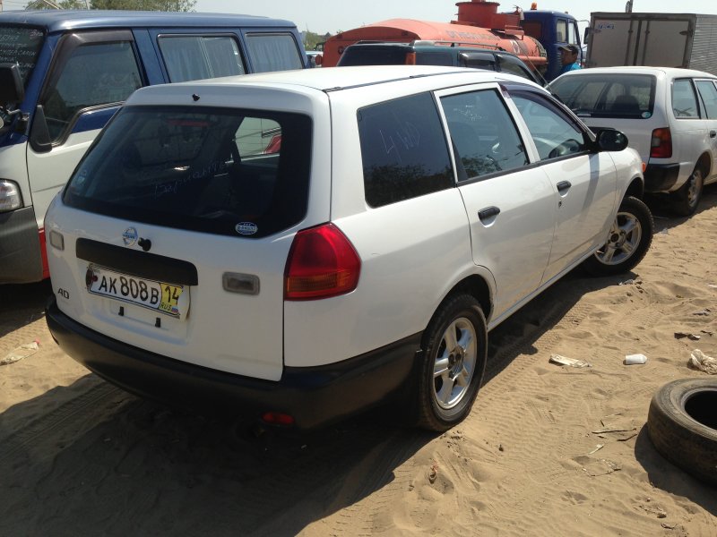 Nissan ad 4wd 2004