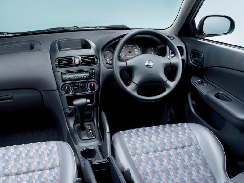 Nissan ad 2002 салон