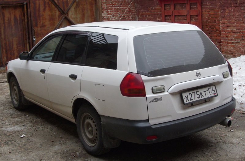 Nissan ad y11