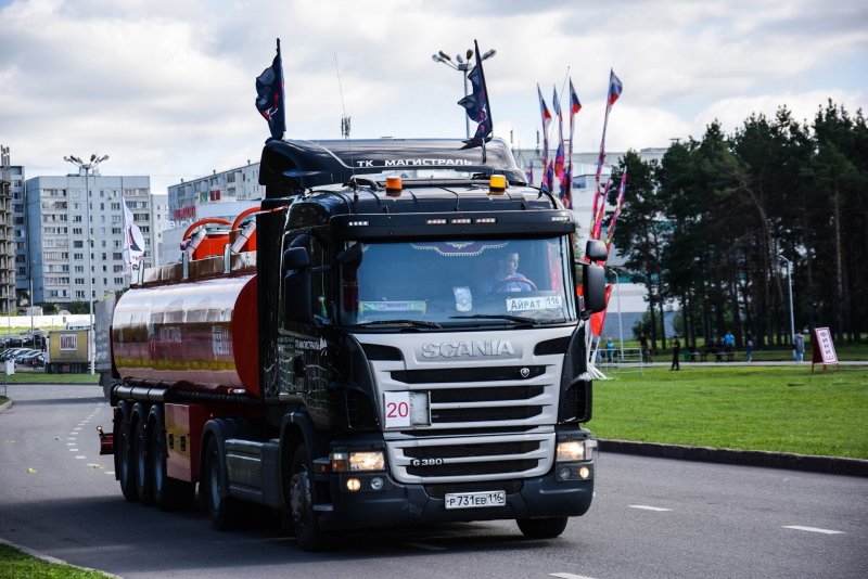 Тягач седельный Scania g380 la4x2hna
