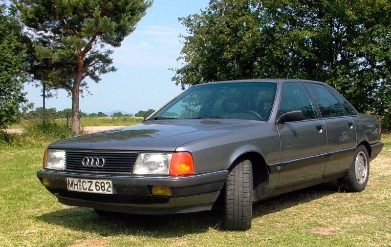 Audi 100