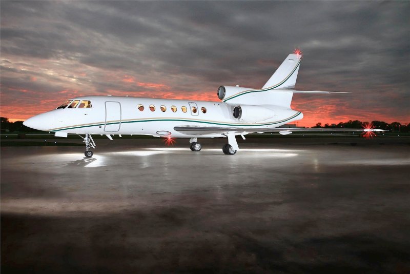 Самолет Dassault Falcon