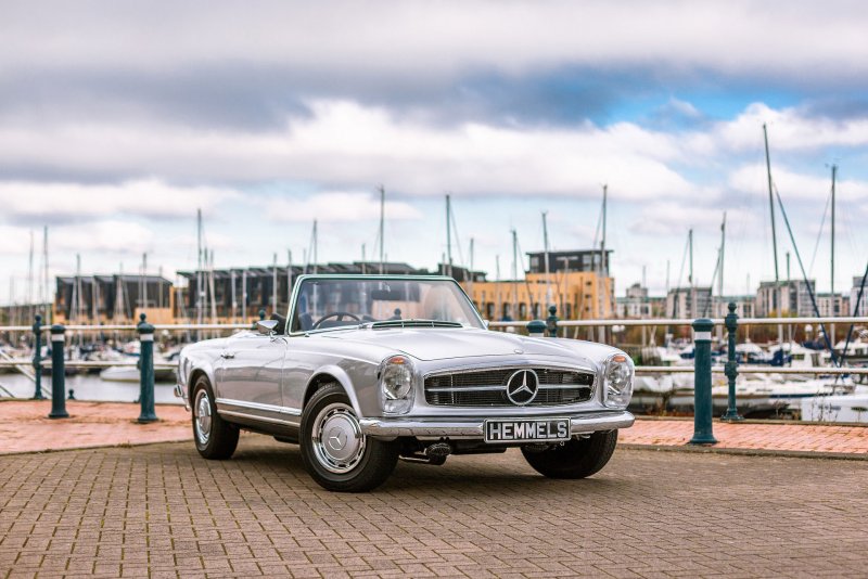 Mercedes-Benz 230 SL