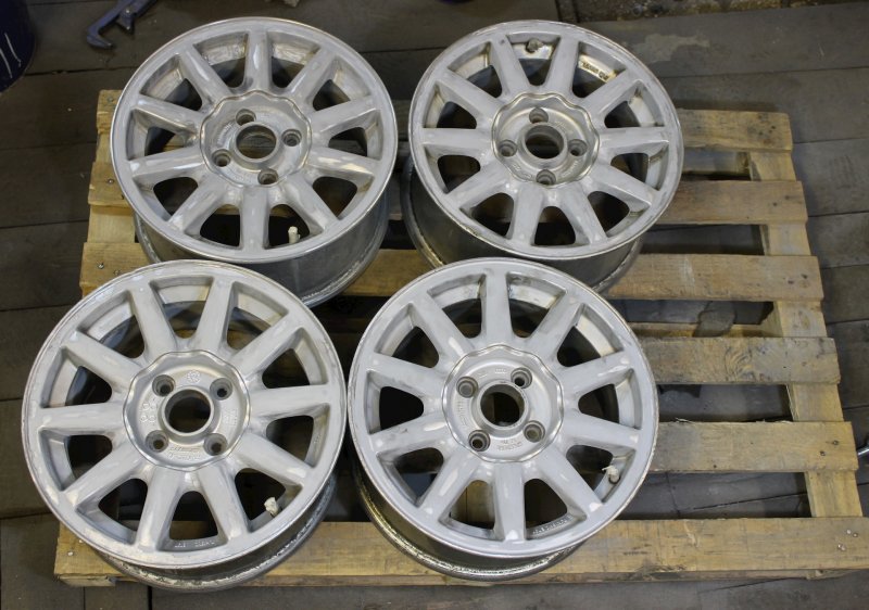 Audi 80 b4 r16