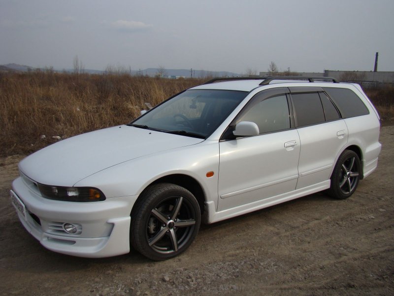 Mitsubishi Legnum 2000