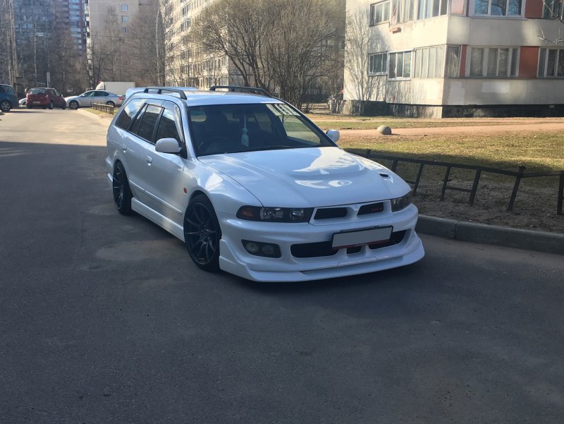Mitsubishi Legnum VR