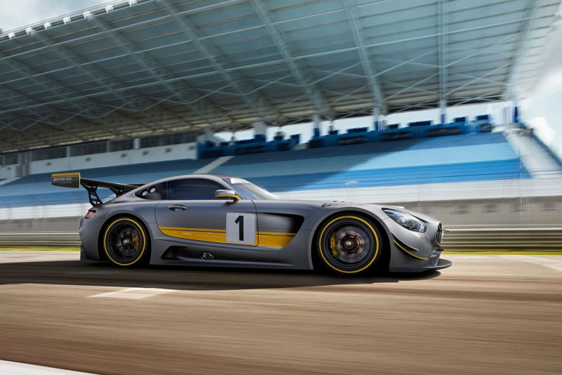 Mercedes AMG gt3 2015