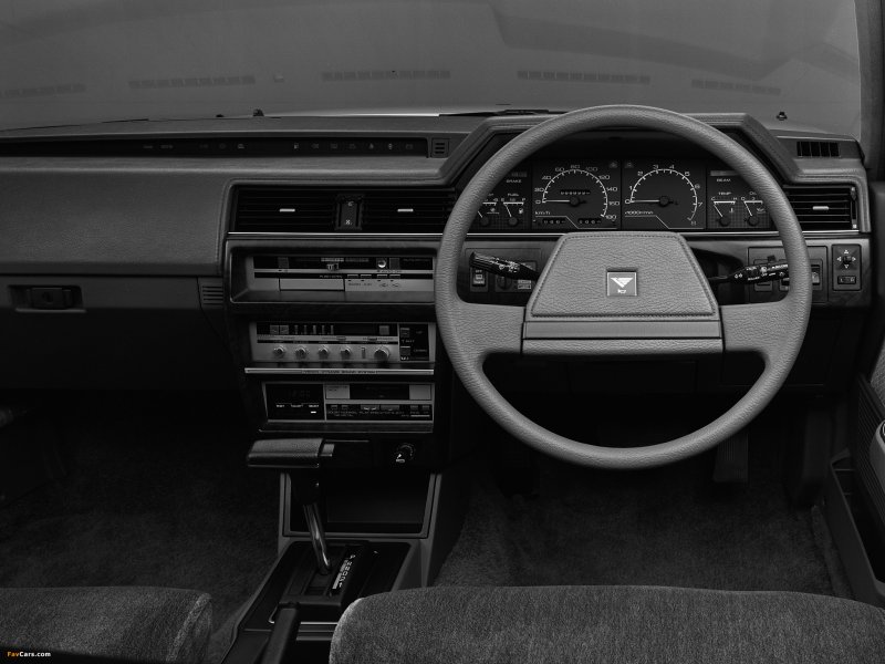 Nissan Bluebird 1986 седан