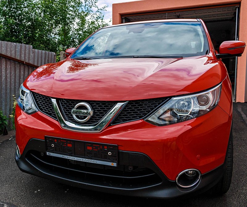 Nissan Qashqai j11 красный