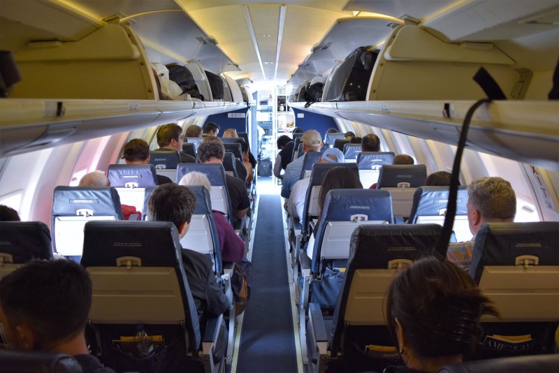 Салон самолета Бомбардье CRJ-100/200