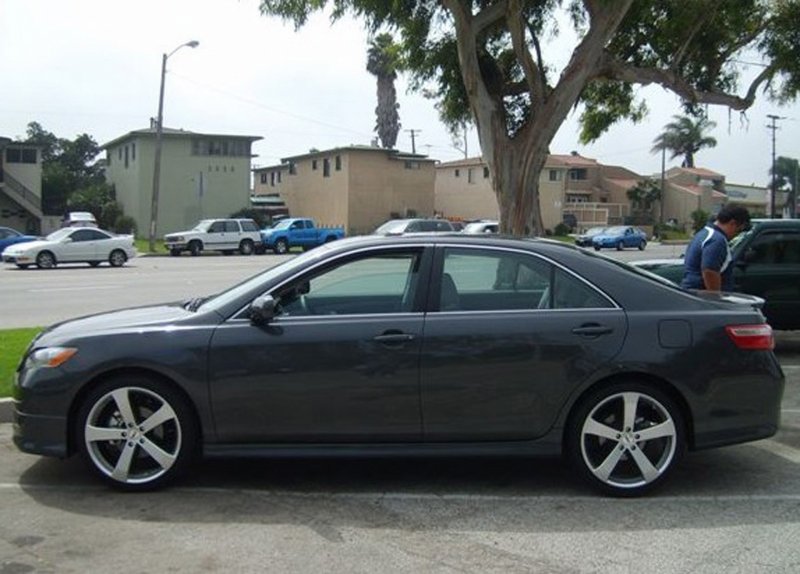 Toyota Camry 40 на 17 дисках