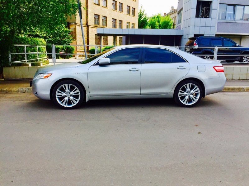 Тойота Камри 40 r19
