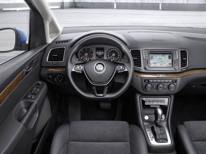 VW Sharan 2020 салон