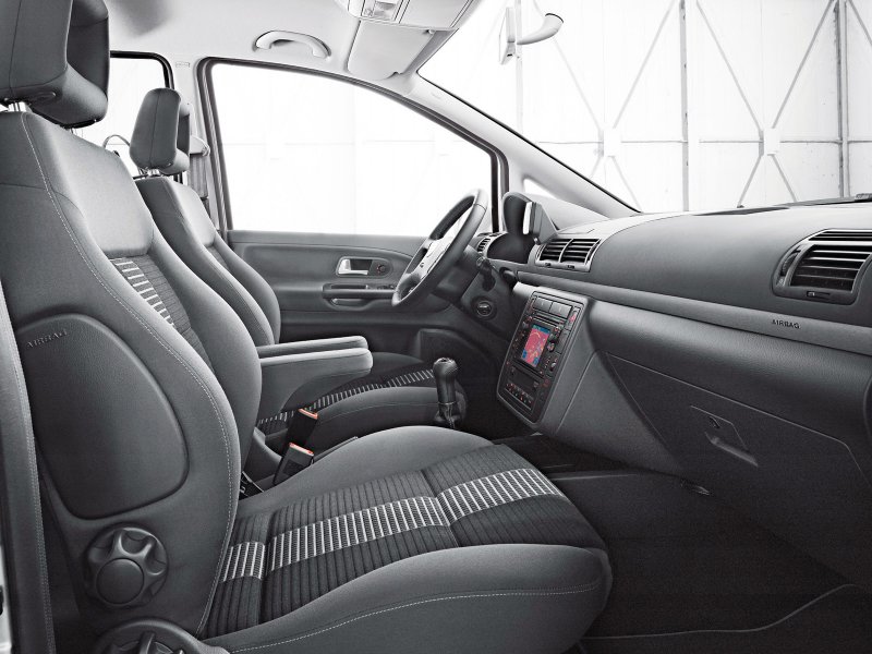 VW Sharan 2009 салон