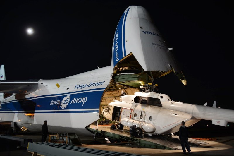 АН 124 Руслан Волга Днепр загрузка