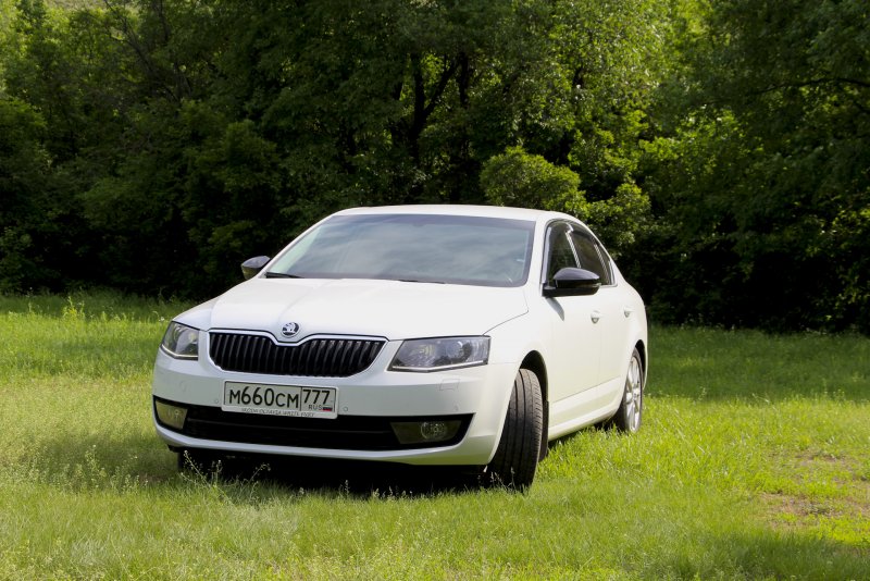 Škoda Octavia White