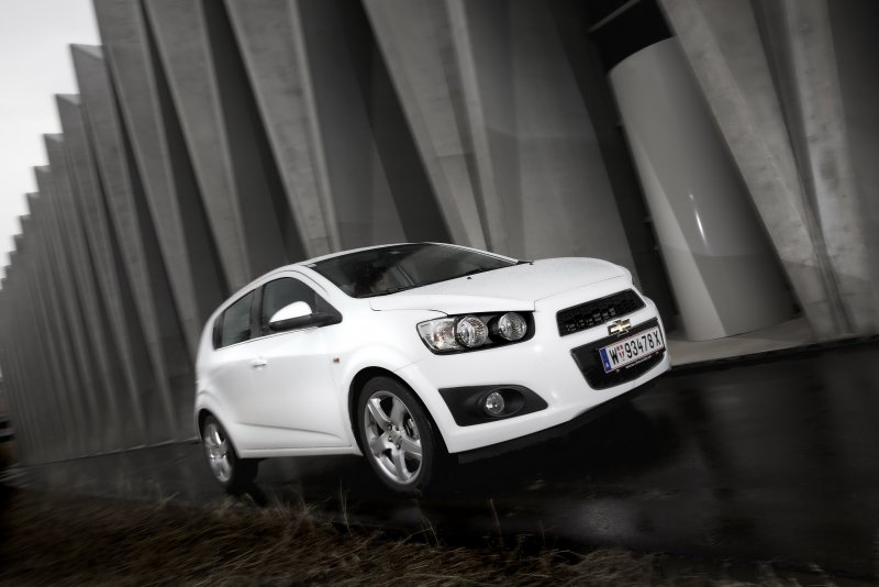 Aveo t300 хэтчбек белый