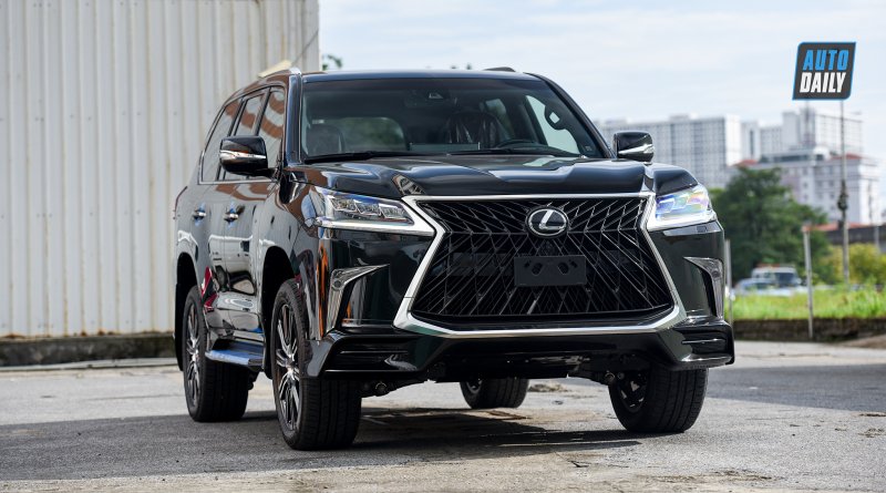 Lexus LX 570 2017 салон