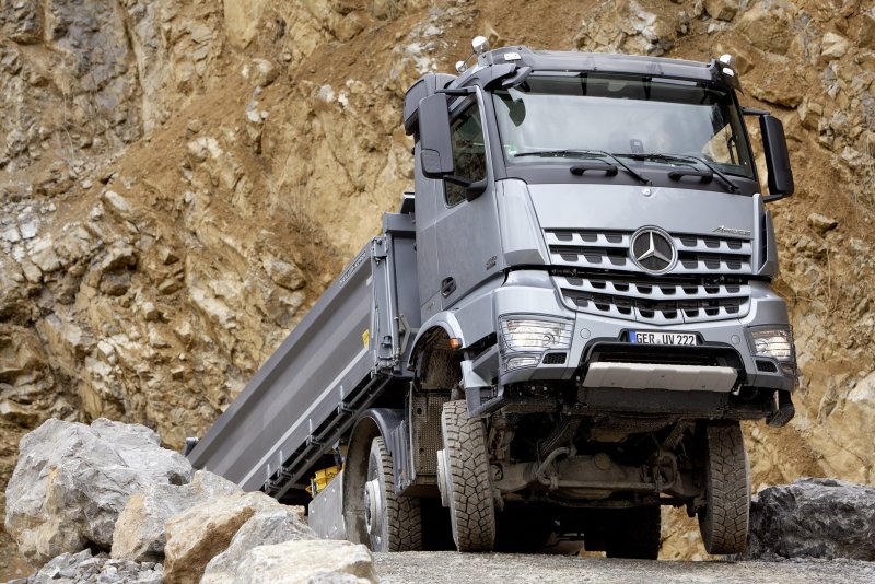 Mercedes-Benz Arocs 8x8