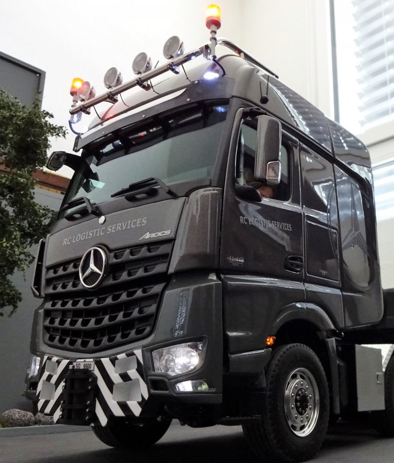 Мерседес Arocs 3345