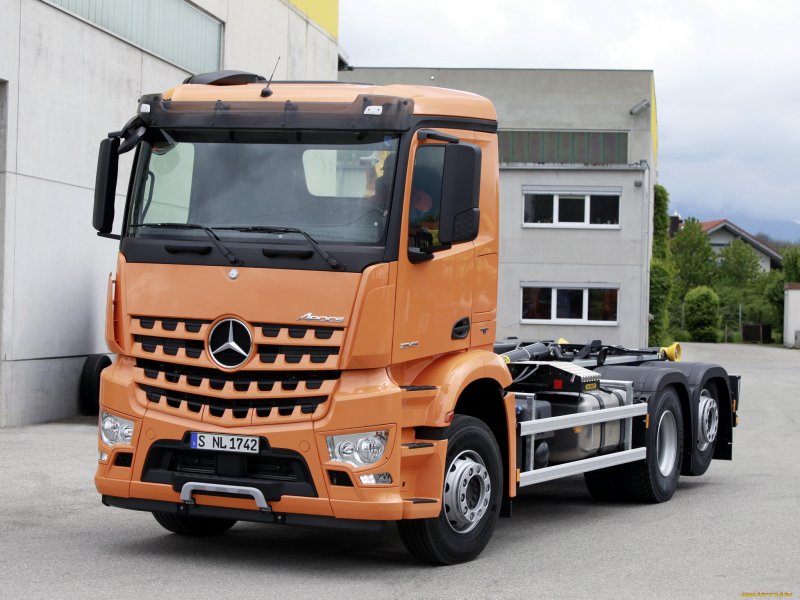 Mercedes Benz 3348 Arocs
