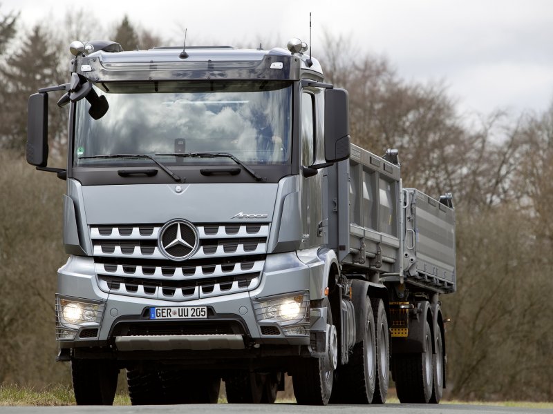 Mercedes-Benz Arocs самосвал 4x4
