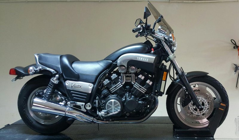 Ямаха ви Макс 1200