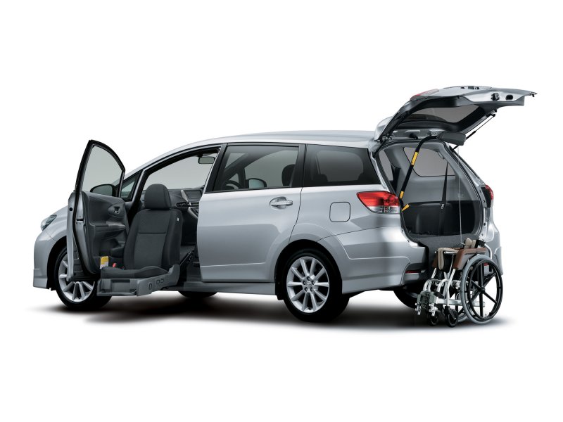 Toyota Wish 2 поколение