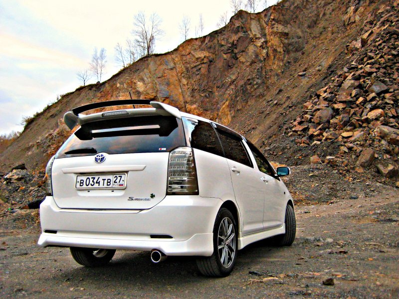 Toyota Wish 2005 Tuning