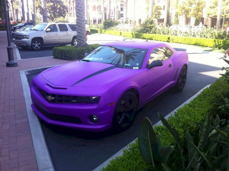 Chevrolet Camaro фиолетовая