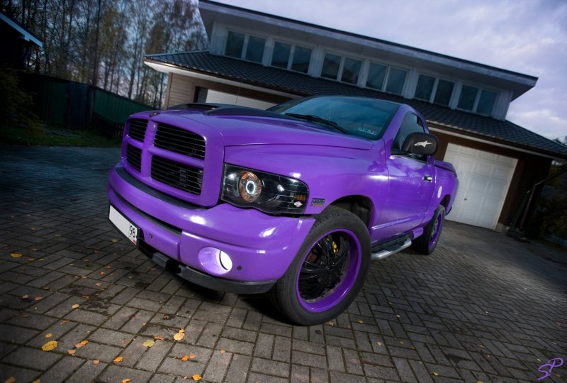 Dodge Ram фиолетовый