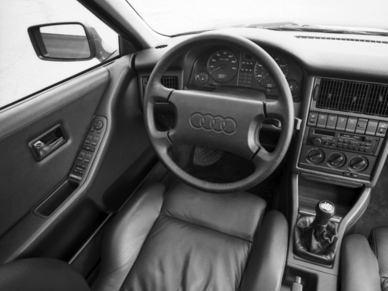 Audi 90 II (b3)салон