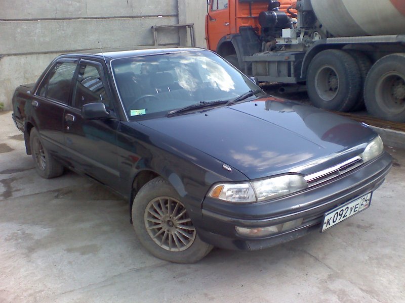 Toyota Crown s170 сзади