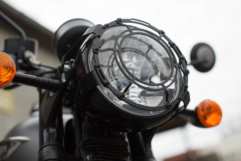 Triumph Bonneville t120 Black Tuning Headlight
