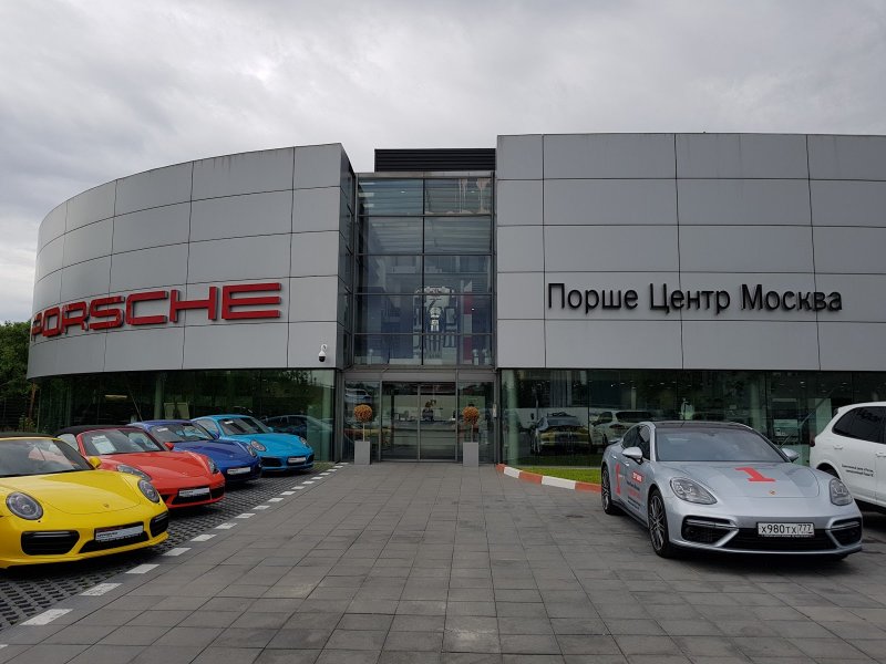 Porsche Panamera Turbo 2019 салон