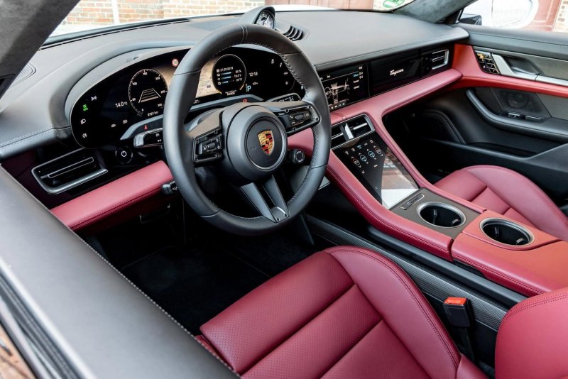 Porsche Panamera 2014 салон