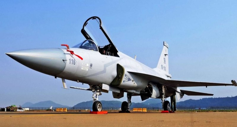 Пакистанский истребитель JF-17